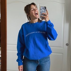 Health & Wellness crewneck in blue
